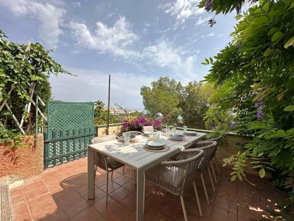 Chalet adosado en camino del Faro