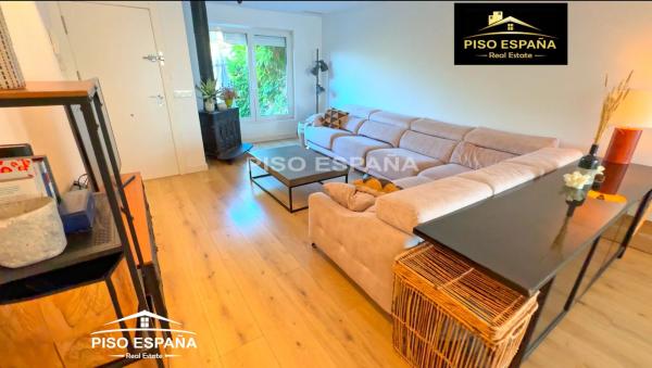 Chalet adosado en CL Morena, De La