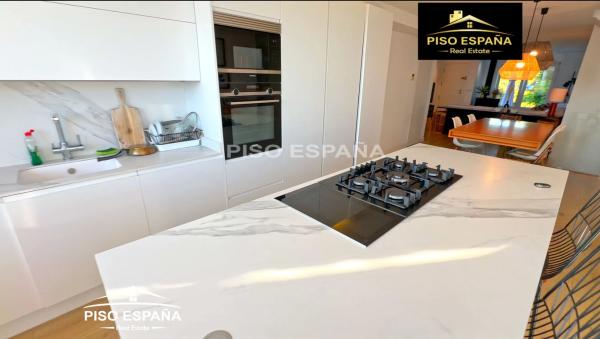 Chalet adosado en CL Morena, De La