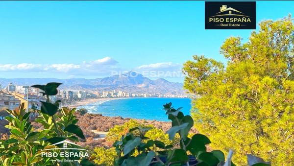 Chalet adosado en CL Morena, De La