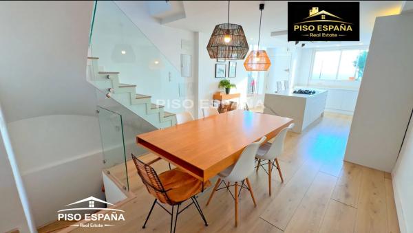 Chalet adosado en CL Morena, De La