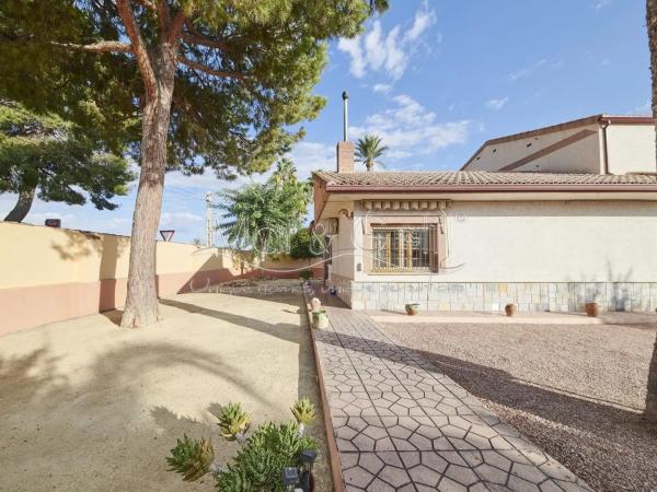 Casa independiente en calle Vial Flora de España