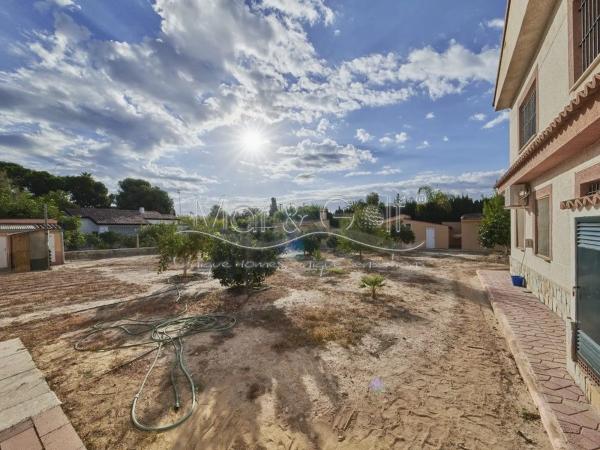 Casa independiente en calle Vial Flora de España