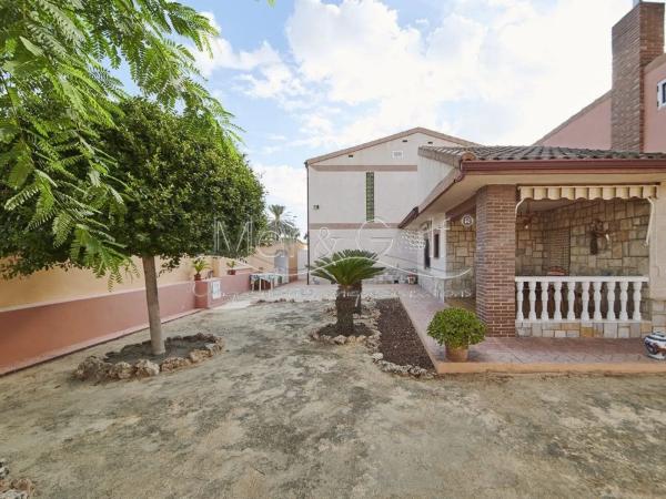 Casa independiente en calle Vial Flora de España