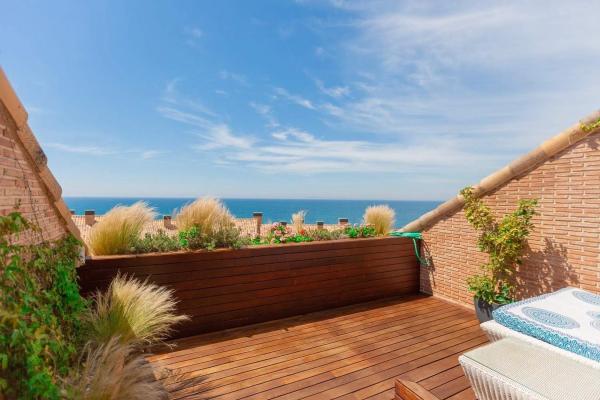 Chalet adosado en calle Océano, 30