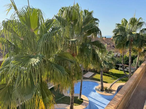 Chalet adosado en calle Océano, 30