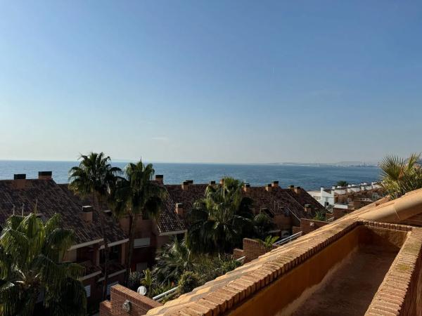 Chalet adosado en calle Océano, 30