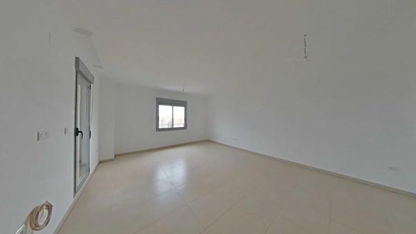 Piso en avenida de les Nacions, 40