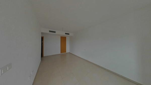 Piso en avenida de les Nacions, 40