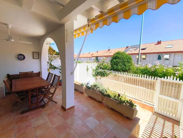 Chalet adosado en calle de la Dorada, 3