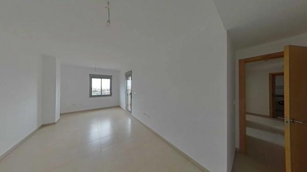 Piso en avenida de les Nacions, 40