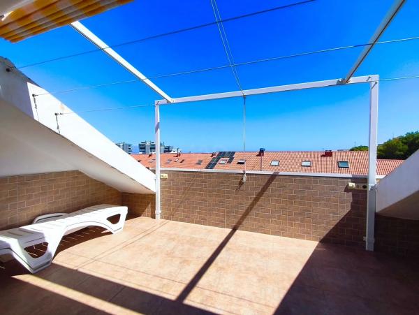 Chalet adosado en calle de la Dorada, 3