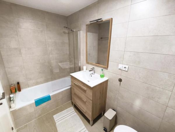 Chalet adosado en calle de la Dorada, 3