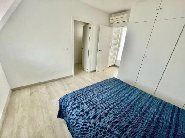 Chalet adosado en calle Arpón, 7