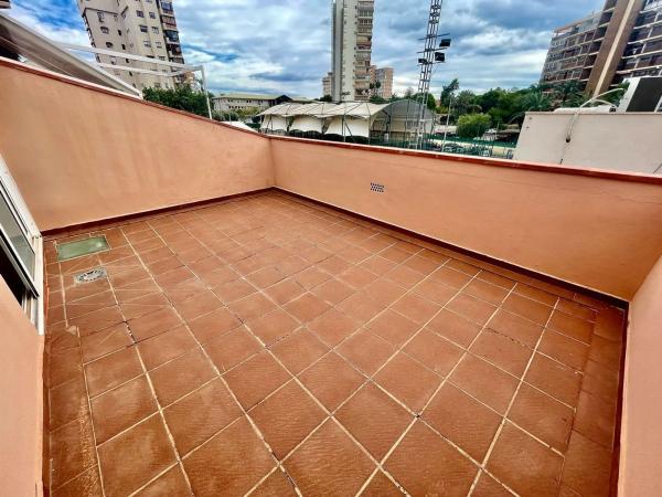 Chalet adosado en calle Arpón, 7