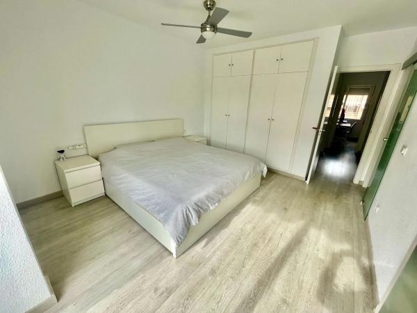 Chalet adosado en calle Arpón, 7