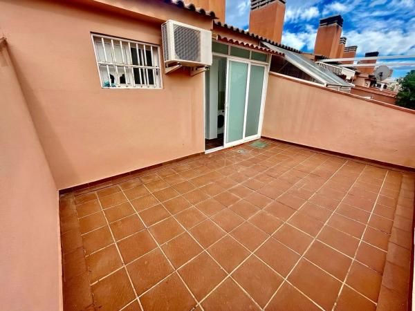 Chalet adosado en calle Arpón, 7