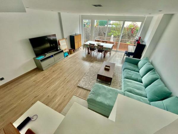 Chalet adosado en calle Arpón, 7