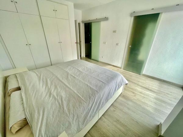 Chalet adosado en calle Arpón, 7