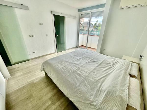 Chalet adosado en calle Arpón, 7