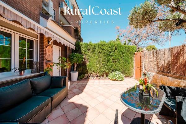 Chalet adosado en calle del Olimpo