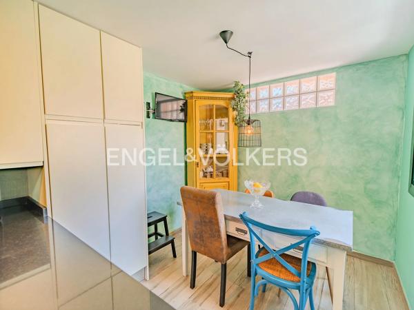 Chalet pareado en calle Enric Valor, 12