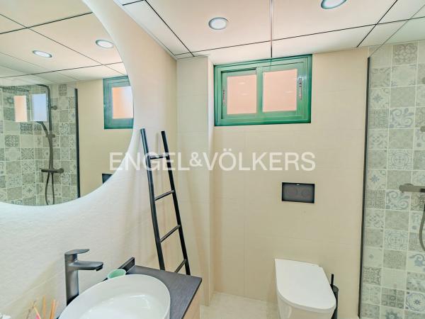 Chalet pareado en calle Enric Valor, 12