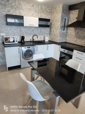 Piso en Av. Villajoyosa, 97