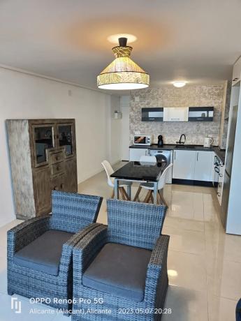 Piso en Av. Villajoyosa, 97