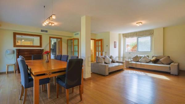 Casa independiente en calle Enric Valor