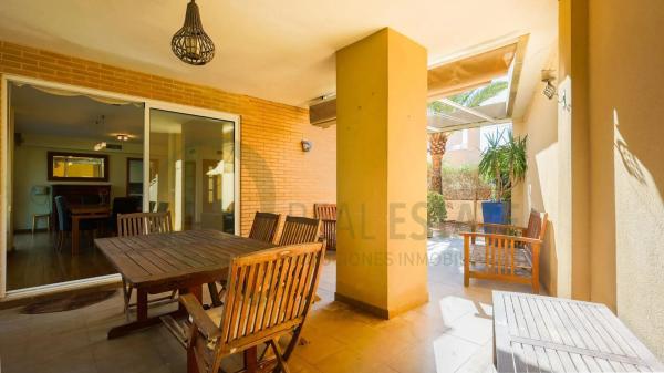 Casa independiente en calle Enric Valor