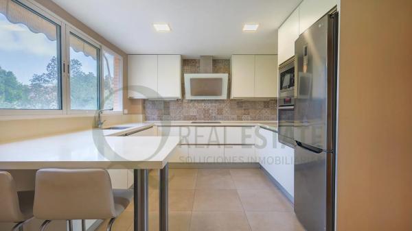 Casa independiente en calle Enric Valor