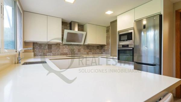 Casa independiente en calle Enric Valor