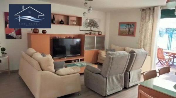 Chalet adosado en calle Juana Francés