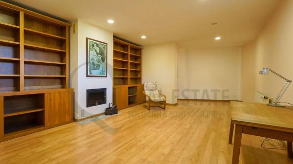 Casa independiente en calle Enric Valor