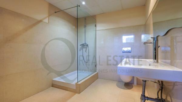 Casa independiente en calle Enric Valor