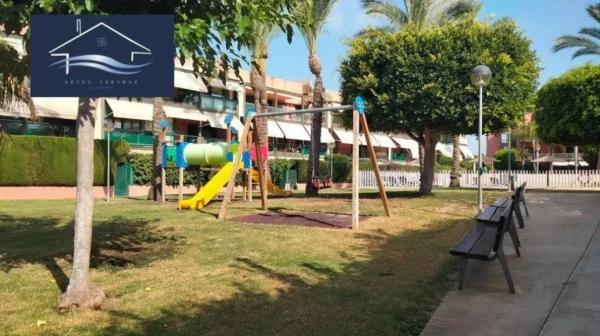 Chalet adosado en calle Juana Francés