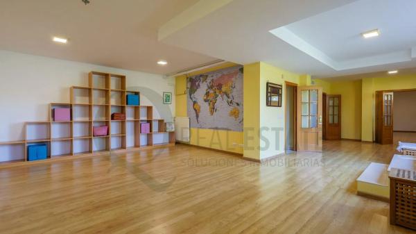 Casa independiente en calle Enric Valor