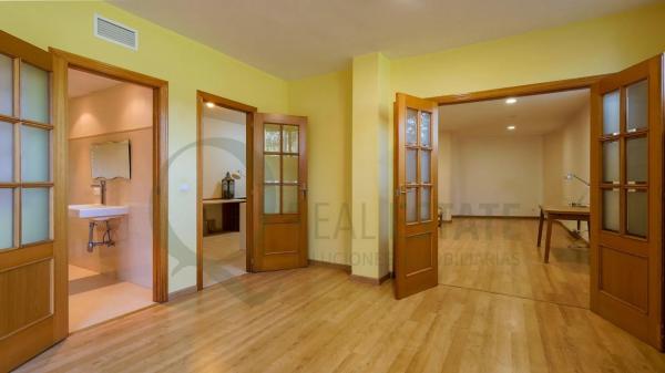 Casa independiente en calle Enric Valor