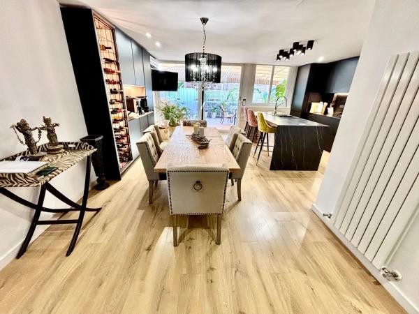 Chalet adosado en calle del Olimpo