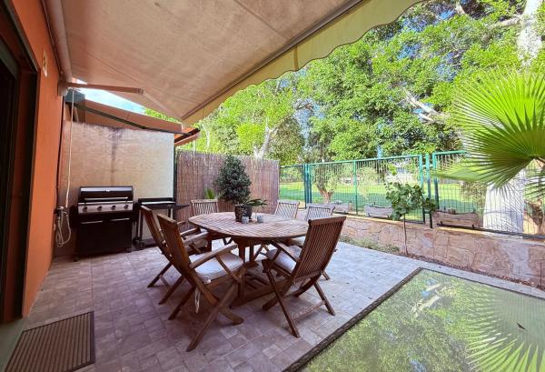 Chalet pareado en calle Juana Francés, 2