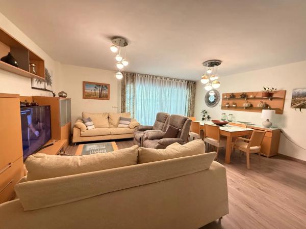 Chalet pareado en calle Juana Francés, 2