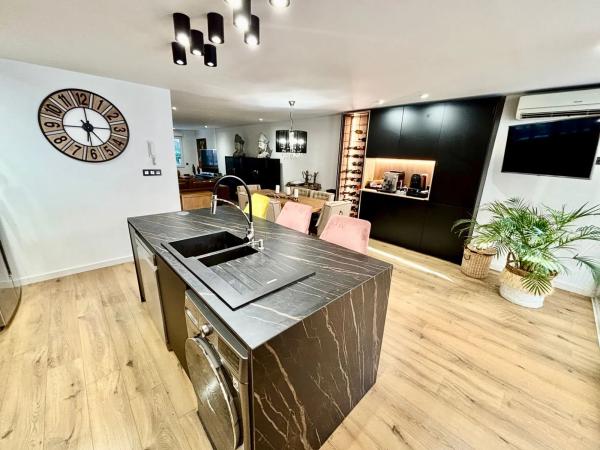 Chalet adosado en calle del Olimpo