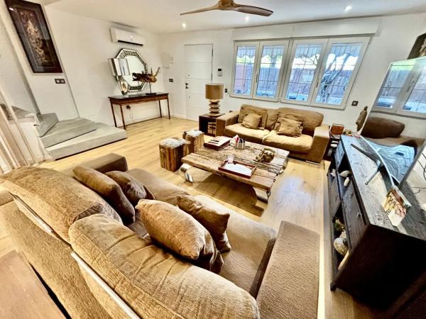 Chalet adosado en calle del Olimpo