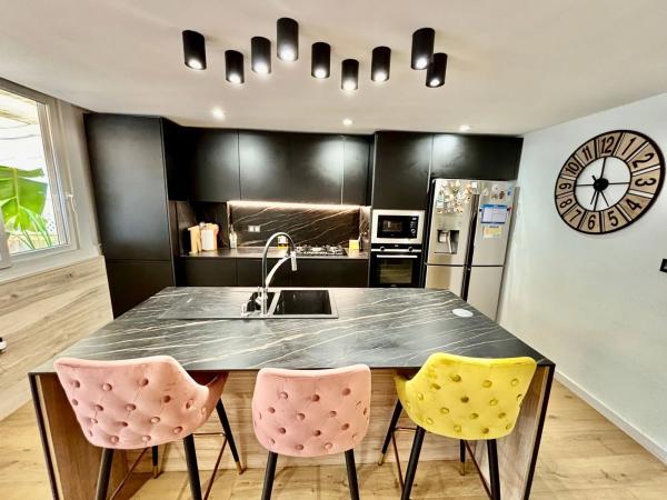 Chalet adosado en calle del Olimpo