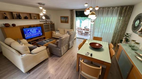 Chalet adosado en calle Conrado Albadalejo