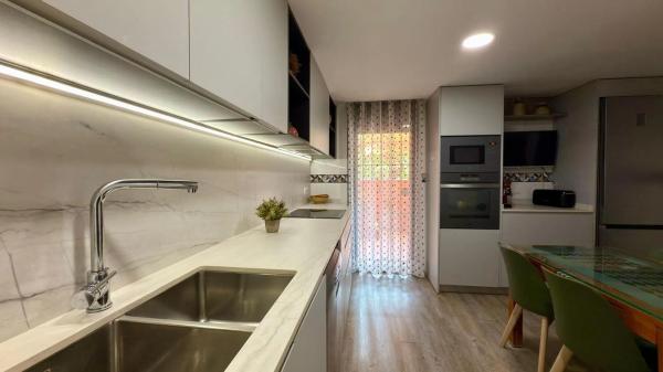 Chalet adosado en calle Conrado Albadalejo