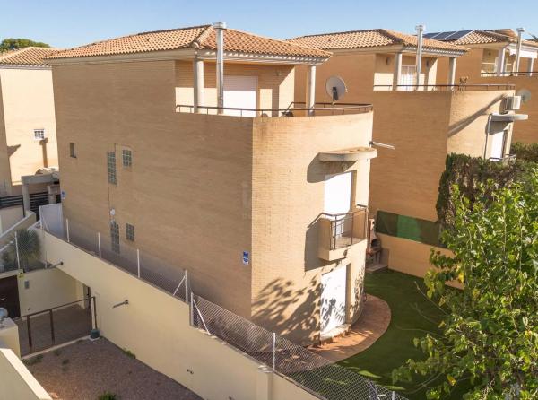 Chalet en Barrio Cabo de las Huertas