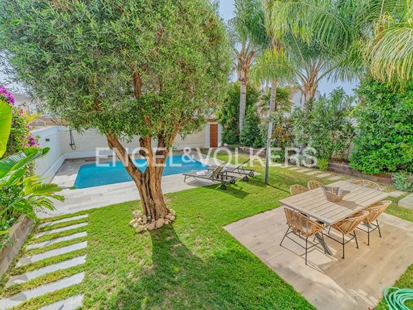 Chalet pareado en calle Conrado Albadalejo, 43