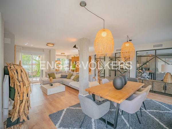 Chalet pareado en calle Conrado Albadalejo, 43